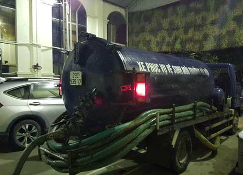 hút bể phốt ban đêm