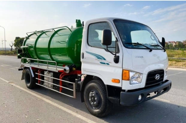 xe hút bể phốt huyndai